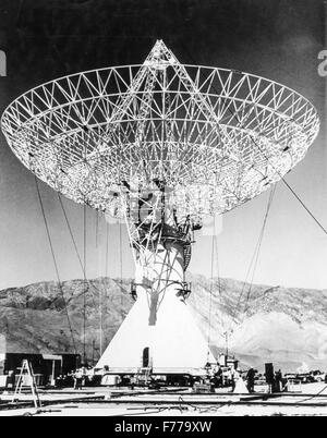 Radioteleskop am California Institute of Technology, Owens valley,california,usa.1967 Stockfoto