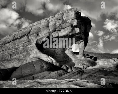 Feuer Canyon Arch Valley of Fire State Park, Nevada Stockfoto