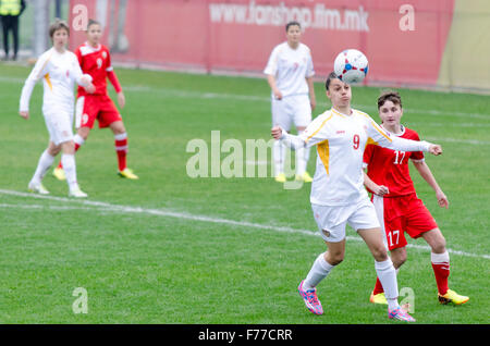 Stadion: FFM Training Centre, Skopje, R. Mazedonien. 26. November 2015. Mazedonien Vs Weißrussland UEFA Women's Euro 2017 qualifizieren. Die Qualifikation Gruppenphase - Gruppe 1. Das Spiel endete 0: 2 Credit: Dragan Ristovski/Alamy Live News. Stockfoto