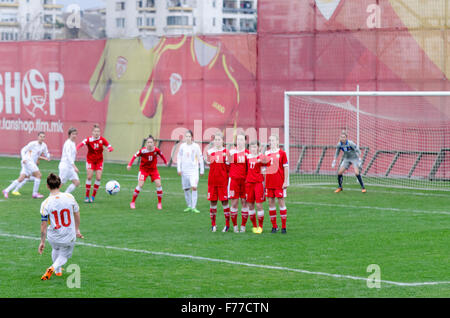 Stadion: FFM Training Centre, Skopje, R. Mazedonien. 26. November 2015. Mazedonien Vs Weißrussland UEFA Women's Euro 2017 qualifizieren. Die Qualifikation Gruppenphase - Gruppe 1. Das Spiel endete 0: 2 Credit: Dragan Ristovski/Alamy Live News. Stockfoto