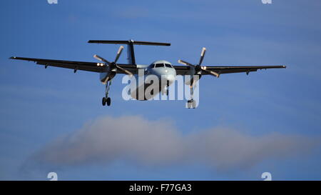 Bombardier DeHavilland DHC-8 C-FGRC Air Canada Express im Endanflug bei YOW Ottawa Kanada, 23. November 2015 Stockfoto