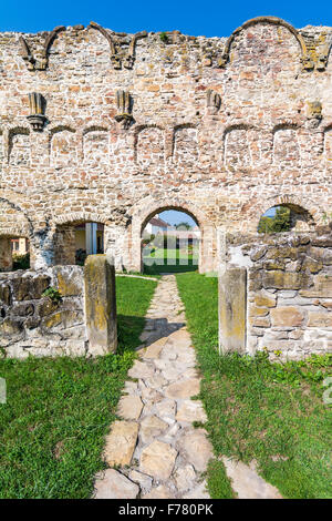 Warenkorb-Kloster ist eine ehemalige Zisterzienser-Benediktiner-Kloster in der Tara Fagarasului Region, südlichen Siebenbürgen, Rumänien, curr Stockfoto