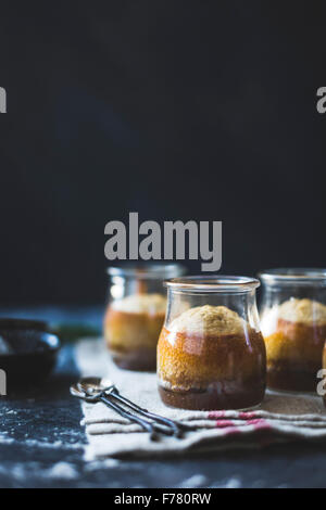 Puddings Chomeurs mit Ahorn und Kastanienmehl Stockfoto