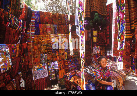 Solola der Freitagsmarkt ist einer der belebtesten und buntesten in den Highlands, Guatemala. Stockfoto