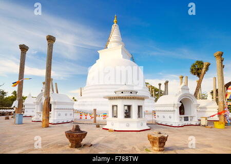 Sri Lanka - Anuradhapura, Thuparamaya Dagoba Stupa, UNESCO-Weltkulturerbe Stockfoto