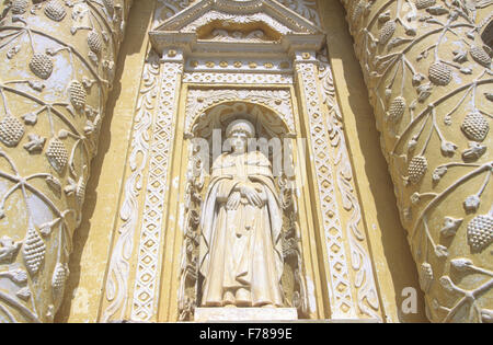 La Merced Kirche (1552) ist das auffälligste kolonialen Gebäude in Antigua, Guatemala. Stockfoto