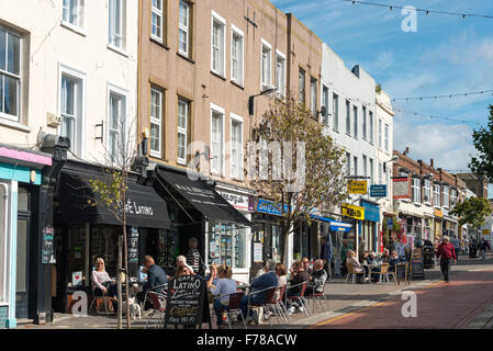 Strassencafé, Mortimer Street, Herne Bay, Kent, England, Vereinigtes Königreich Stockfoto