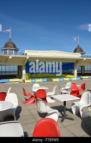 Bühne im Atrium des zentralen Bandstand, Herne Bay, Kent, England, Vereinigtes Königreich Stockfoto