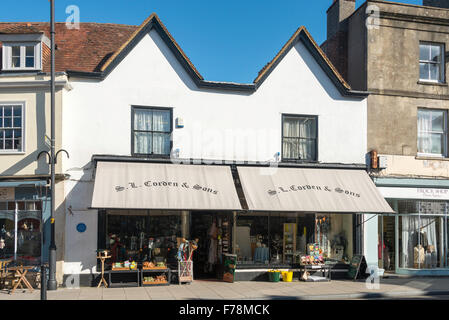 S.L.Corden & Söhne traditionelle Metzgerei, High Street, Warminster, Wiltshire, England, Vereinigtes Königreich Stockfoto