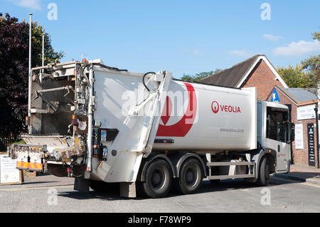Veolia Müll LKW, Church Lane, Chalfont St. Peter, Buckinghamshire, England, Vereinigtes Königreich Stockfoto