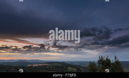 Landschaft in Extremadura und ein Sturm Stockfoto