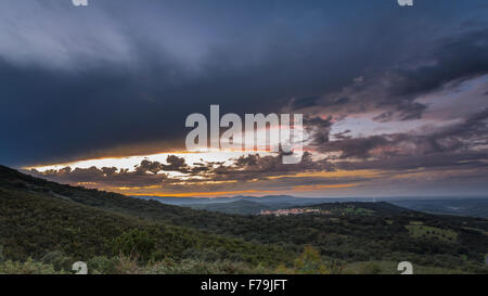 Landschaft in Extremadura und ein Sturm Stockfoto