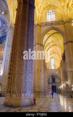 Mittelschiff, Kathedrale von Sevilla, Sevilla, Andalusien, Spanien Stockfoto