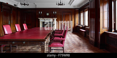 Rosa Leder Tisch und Stühle im Victoria House, Bloomsbury, London, England, UK Stockfoto