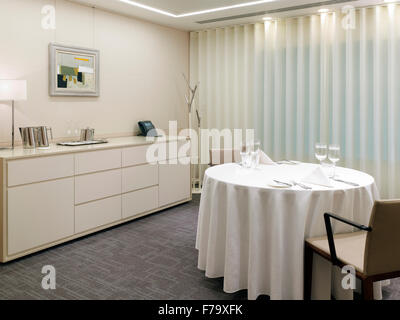 Business-Lunch im Office-Suite bei Linklaters Büro Hauptsitz, London, England, UK Stockfoto