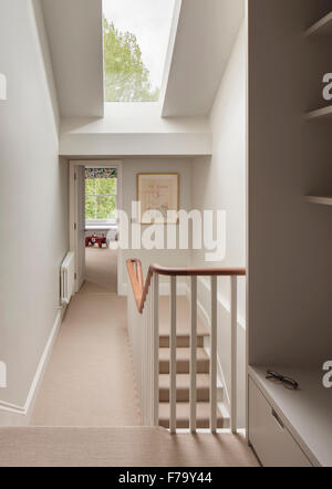 Flur und Treppe in modernes Einfamilienhaus, London 2012, design von de Rosee Sa Stockfoto