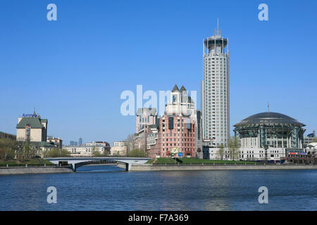 Panoramablick auf das Swissotel Red Hills und die Moskauer internationalen Haus der Musik in Moskau, Russland Stockfoto