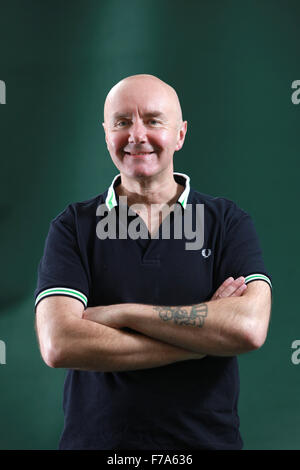 Ein Porträt von Irvine Welsh in Charlotte Square Gardens während The Edinburgh International Book Festival. Stockfoto
