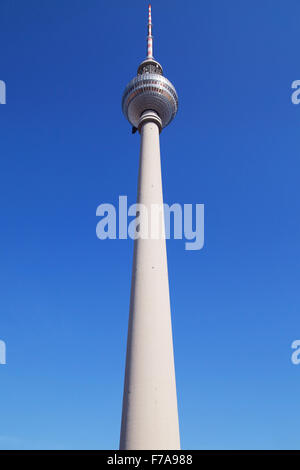 Berliner Fernsehturm, Fernsehturm am Alexanderplatz, Berlin, Deutschland. Stockfoto