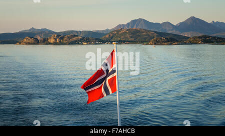 Fjord Aussicht auf Brensholmen Botnhamn Fahrt mit der Fähre Stockfoto