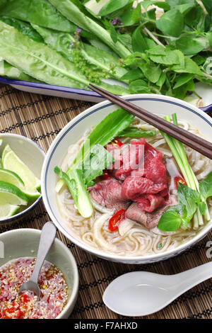 Pho Bo, Rindfleisch vietnamesische Reisnudelsuppe, vietnamesisches Essen Stockfoto