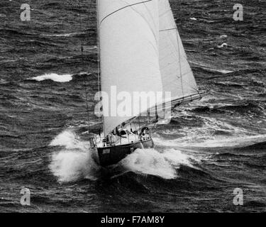 AJAX-NEWS-PHOTOS.1982. ST. MALO, FRANKREICH. -ROUTE DU RHUM RACE - KRITER AM START. FOTO: JONATHAN EASTLAND/AJAX REF: 821007 49 Stockfoto