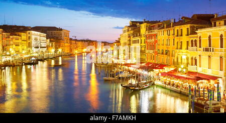 Venedig-Blick von der Rialto-Brücke bei Nacht, Canal Grande, Venedig, Veneto, Italien, UNESCO Stockfoto