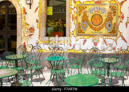 Bar-Dekoration Zeichen, Altstadt in Taormina, Sizilien, Italien Stockfoto