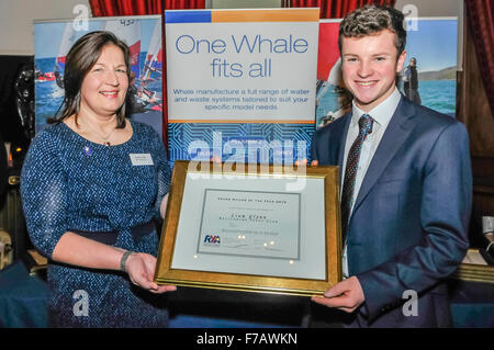 Belfast, Nordirland. 27. November 2015 - Liam Glynn gewinnt Nordirland junge Segler des Jahres bei den Royal Yacht Verband Nordirland Annual Awards für 2015 Credit: Stephen Barnes/Alamy Live News Stockfoto