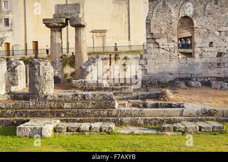 Ruinen der Tempel des Apollo, Ortigia, Siracusa, Sizilien, Italien UNESCO Stockfoto