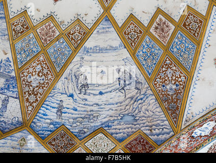 Detail von A bemalte Decke im Bagh-e Tarikhi-ye Fin Garten, Provinz Isfahan, Kaschan, Iran Stockfoto