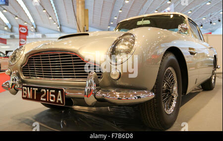 Essen, Deutschland. 27. November 2015. Essen Motor Show. James Bond Aston Martin. Bildnachweis: Ashley Greb/Alamy Live-Nachrichten Stockfoto