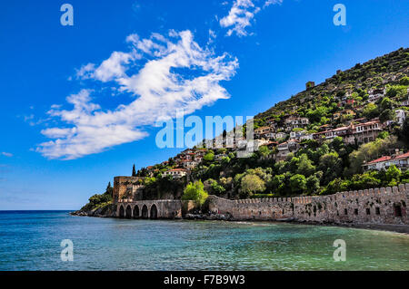 Werft und Arsenal in Alanya an einem schönen, sonnigen Tag, Türkei Stockfoto