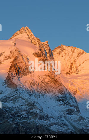 Gipfel des Mt. Großglockner bei Sonnenaufgang, Nationalpark Hohe Tauern, Kärnten, Austria, Europe Stockfoto