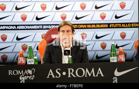 Italien. 28. November 2015. Als Rom-Trainer Rudi Garcia traf Journalisten bei Trigoria vor ihrer italienischen Seria A Meisterschaftsspiel gegen A.C. Atalanta Credit: Silvia Lore/Alamy Live News Stockfoto