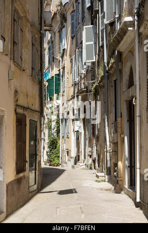Eine Seitenstraße in Korfu-Stadt. Corfu Stockfoto