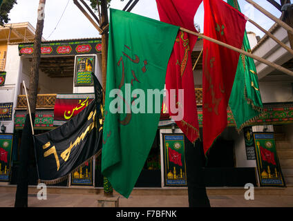 Jam'e Moschee geschmückt mit Fahnen für Ashura Feier, Provinz Isfahan, Abyāneh, Iran Stockfoto