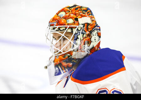 Raleigh, North Carolina, USA. 25. November 2015. Edmonton Oilers Torwart Cam Talbot (33) während der NHL-Spiel zwischen den Edmonton Oilers und den Carolina Hurricanes in der PNC-Arena. © Andy Martin Jr./ZUMA Draht/Alamy Live-Nachrichten Stockfoto