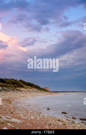 Ile d'Oleron, Frankreich-Küste bei Sonnenuntergang in der Nähe von La Cotiniere, Charente Maritime Stockfoto