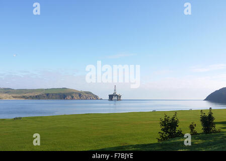 Riesigen Ölplattform am Eingang zu den Cromarty Firth, Schottland Stockfoto