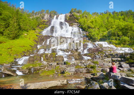 Tvindefossen-Wasserfall in der Nähe von Voss, Hordaland, Norwegen Stockfoto