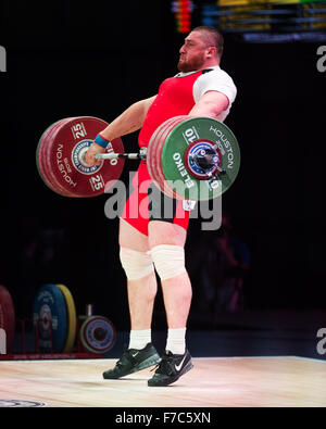 26. November 2015: Lasha Talakhadze gewinnt die Silbermedaille im reißen in der Herren 105 + Klasse bei den Weltmeisterschaften der Weightlfting in Houston, Texas. Brent Clark/Alamy Live-Nachrichten Stockfoto