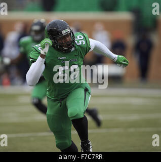 Denton, Texas, USA. 28. November 2015. 28. November 2015: defensives Ende Malik Dilonga (56) an der North Texas bedeutet grün während der NCAA Football-Spiel zwischen UTEP Vs UNT Apogee-Stadion in Denton, Texas. © Jp Weber/ZUMA Draht/Alamy Live-Nachrichten Stockfoto