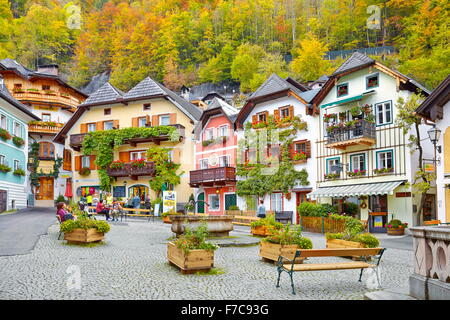 Bunte Häuser, Dorf Hallstatt, Salzkammergut, Österreich Stockfoto