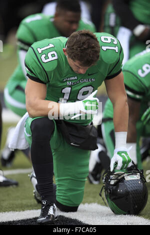 Denton, Texas, USA. 28. November 2015. 28. November 2015: quarterback Quinn Shanbour (19) des North Texas meine grünen während der NCAA Football-Spiel zwischen UTEP Vs UNT Apogee-Stadion in Denton, Texas. © Jp Weber/ZUMA Draht/Alamy Live-Nachrichten Stockfoto