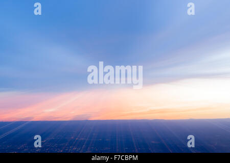 Sonnenuntergang in New Mexico Landschaft von Sandia Peak, Albuquerque, New Mexico, USA. Stockfoto