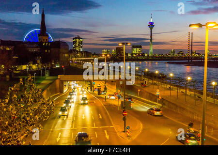 City-Tunnel, Rhein-Tunnel, eine Hauptstraße der Innenstadt unter der Altstadt entlang Rhein, Düsseldorf, Deutschland Stockfoto