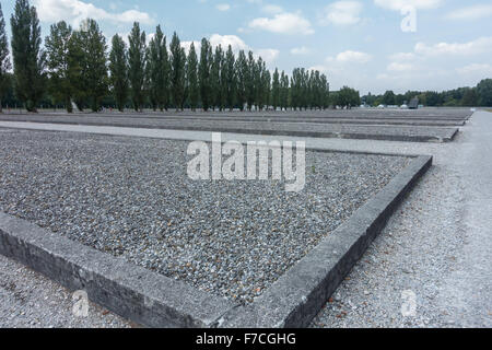 Ehemaligen Gelände der Hütten Häftlinge in das KZ Dachau bei München, Deutschland. Die Website ist jetzt eine Gedenkstätte und ein Museum. Stockfoto