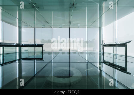 Innenraum des neuen Museums am rekonstruierten Fort Qasr Al Muwaiji in Al Ain, Vereinigte Arabische Emirate VAE Stockfoto