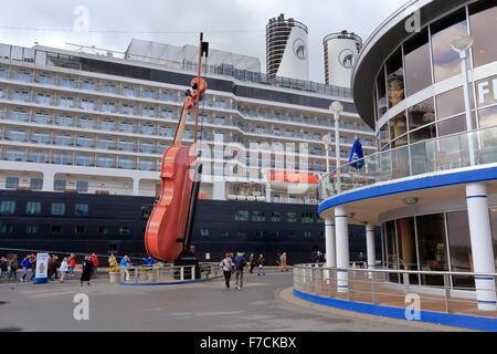 Ein Kreuzfahrtschiff Schiff angedockt im Hafen von Sydney, Cape Breton, Nova Scotia, Kanada Stockfoto